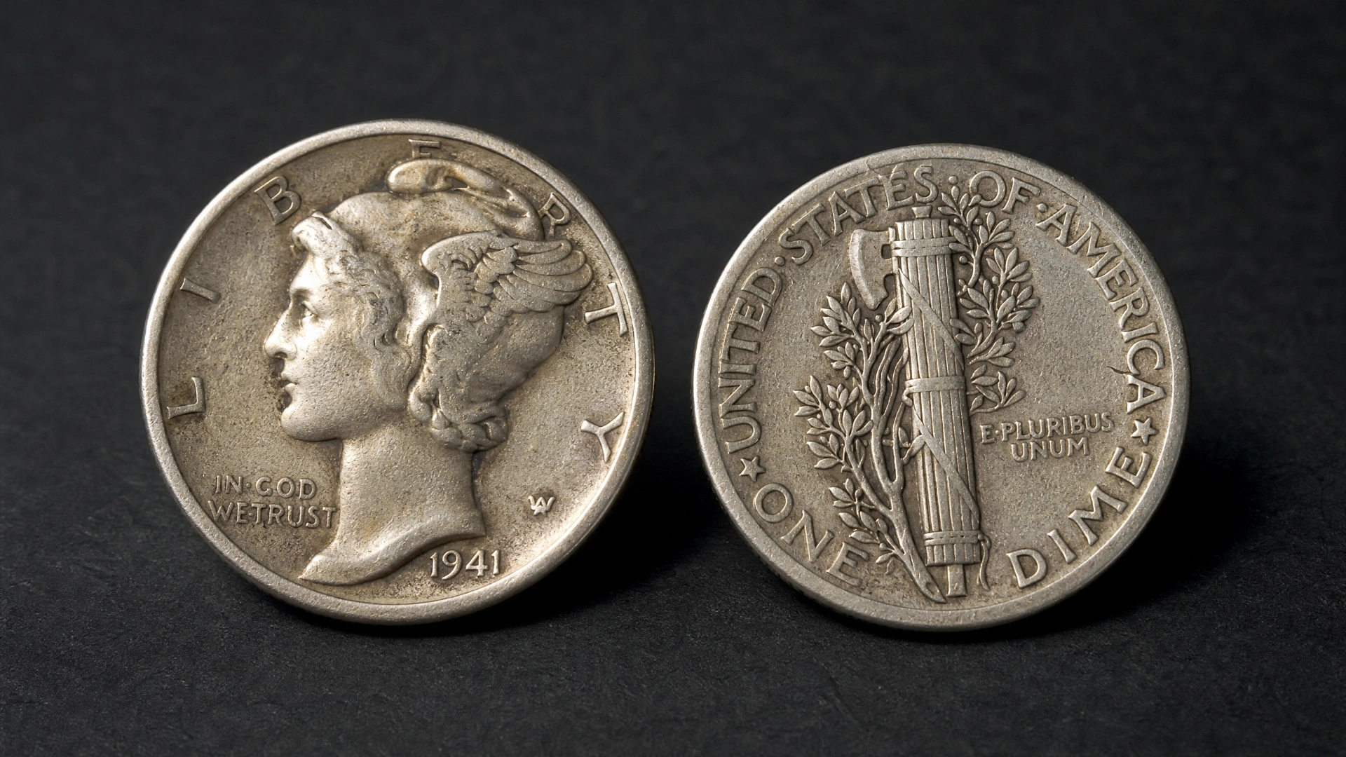 Obverse and reverse of a Winged Liberty Head, or Mercury, dime